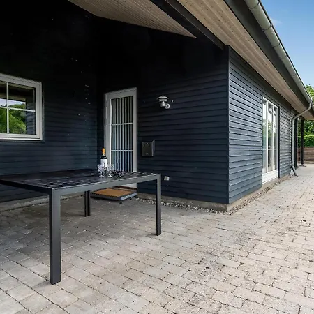 3 Bedroom In Tranekaer בית נופש